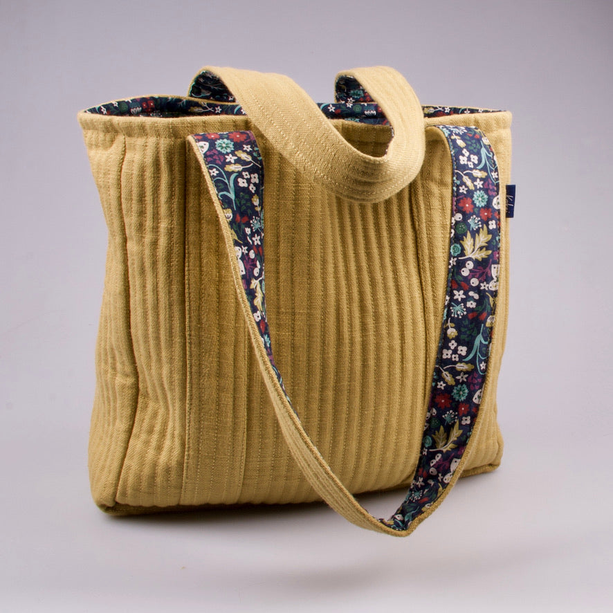 Tote Bag (M) - khaki <br>af økologisk bomuld