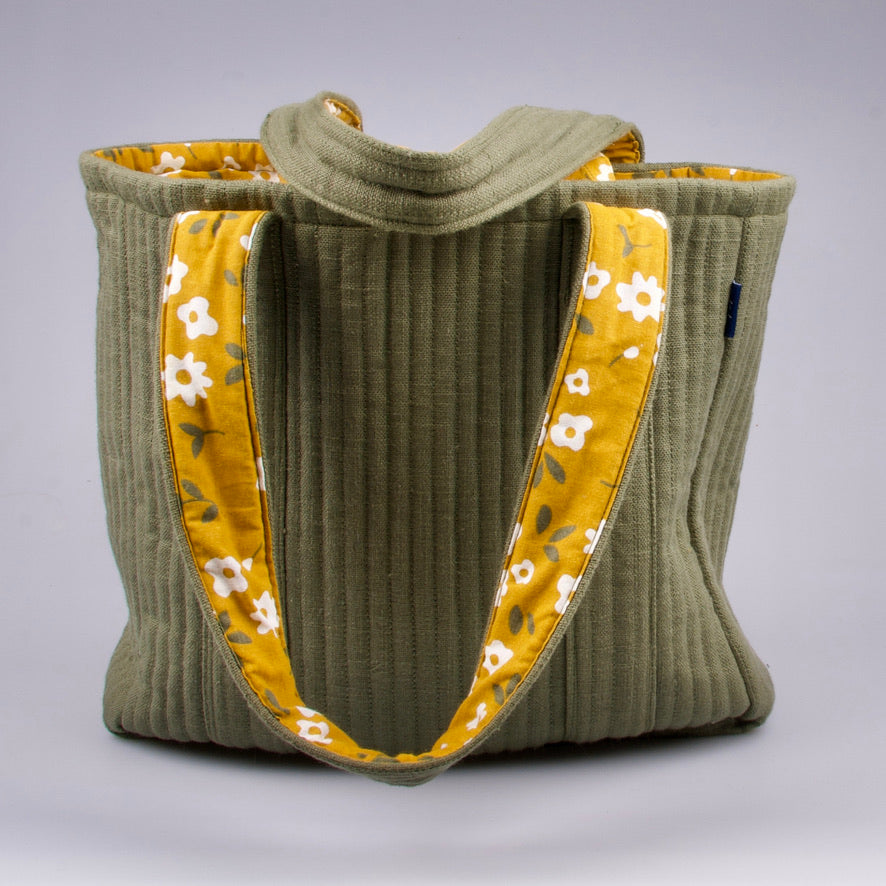 Tote Bag (M) - mørk oliven <br>af økologisk bomuld
