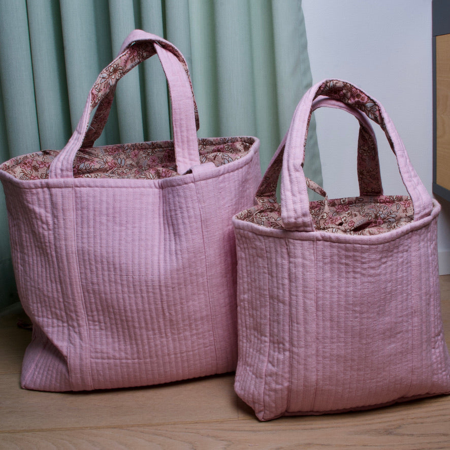 Tote Bag (M) - lyserød <br>af økologisk bomuld